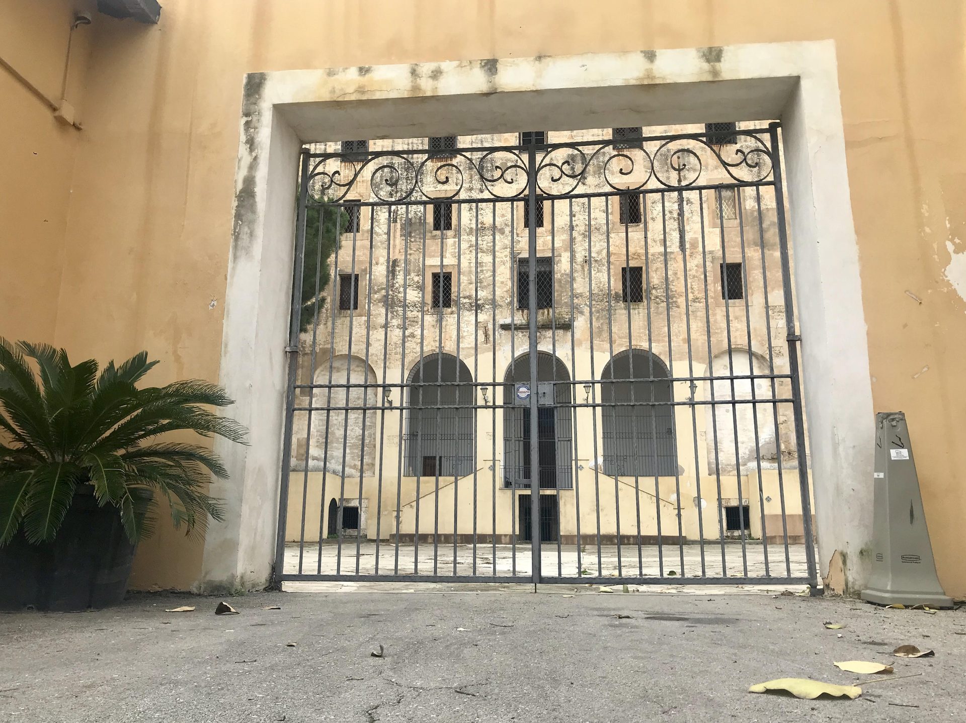 Real casa dei matti di Palermo [2].jpg